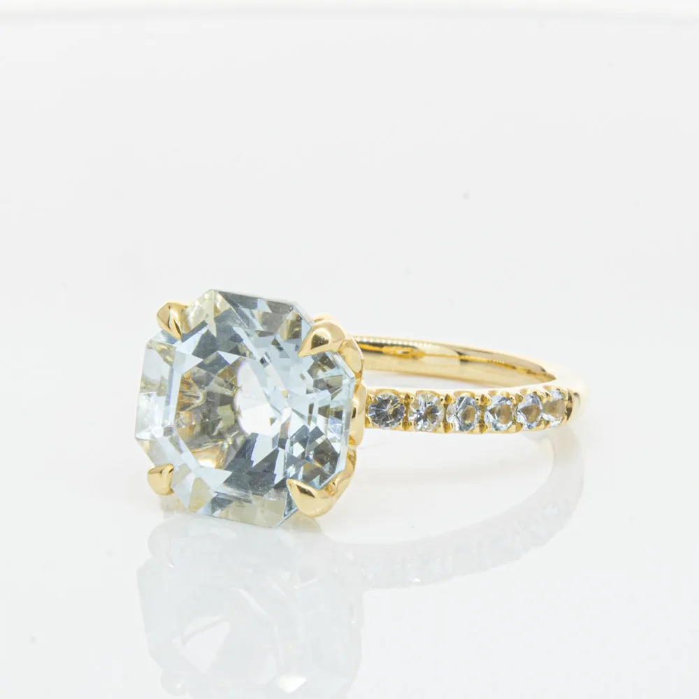 18ct Yellow Gold Aquamarine Octavus Ring