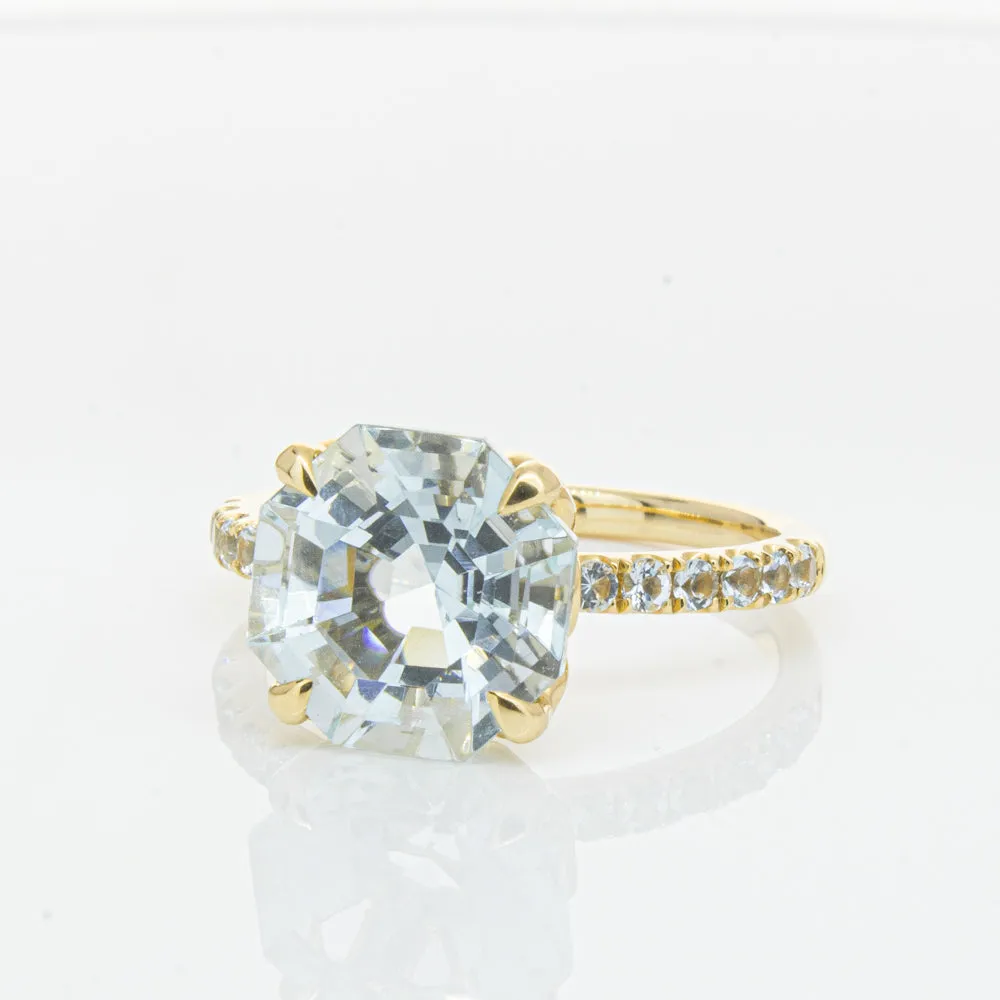 18ct Yellow Gold Aquamarine Octavus Ring