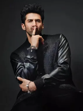 Aditya Roy Kapur In Black Stainless Steel Ring