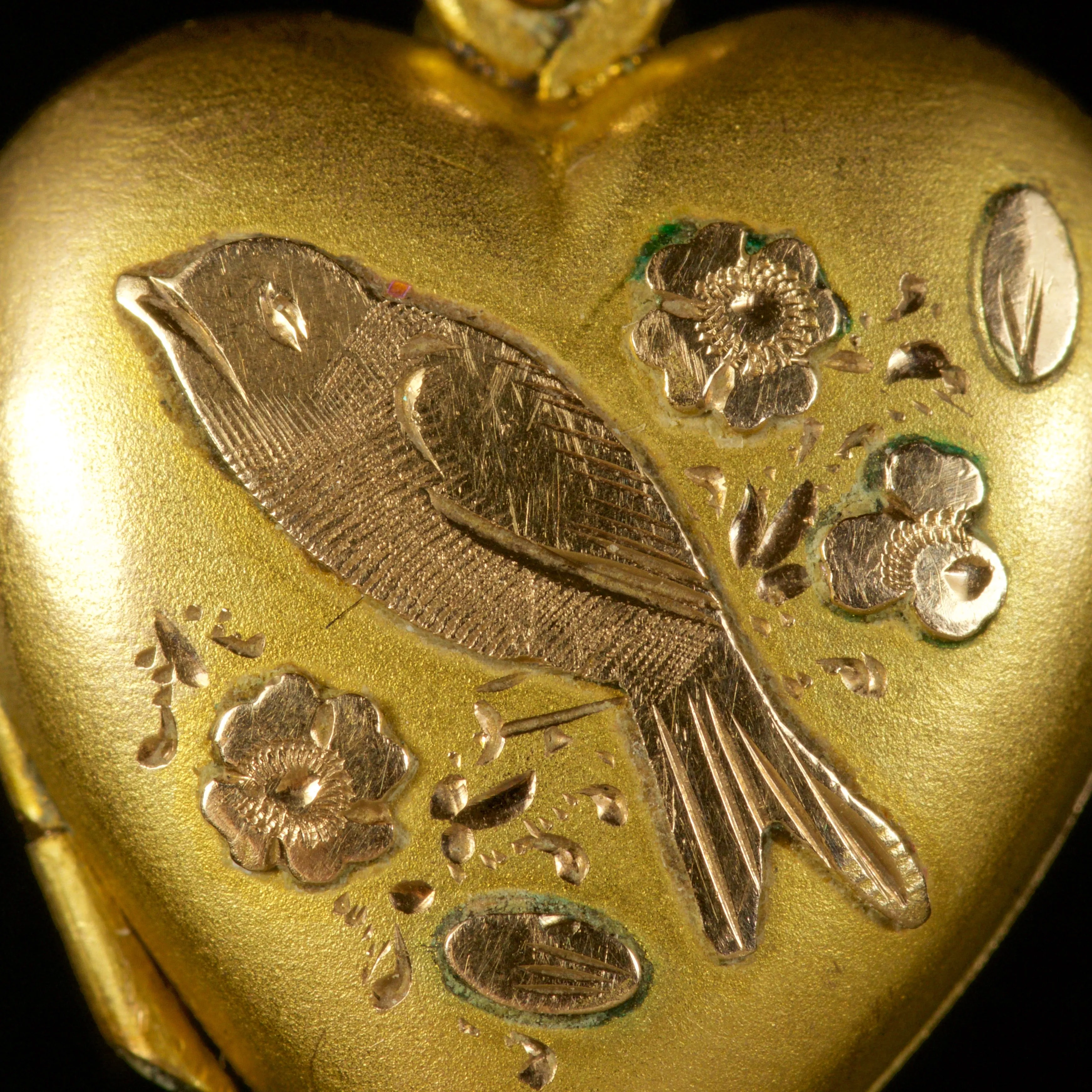 Antique Edwardian Heart Bird Locket 9Ct Gold Dated 1904
