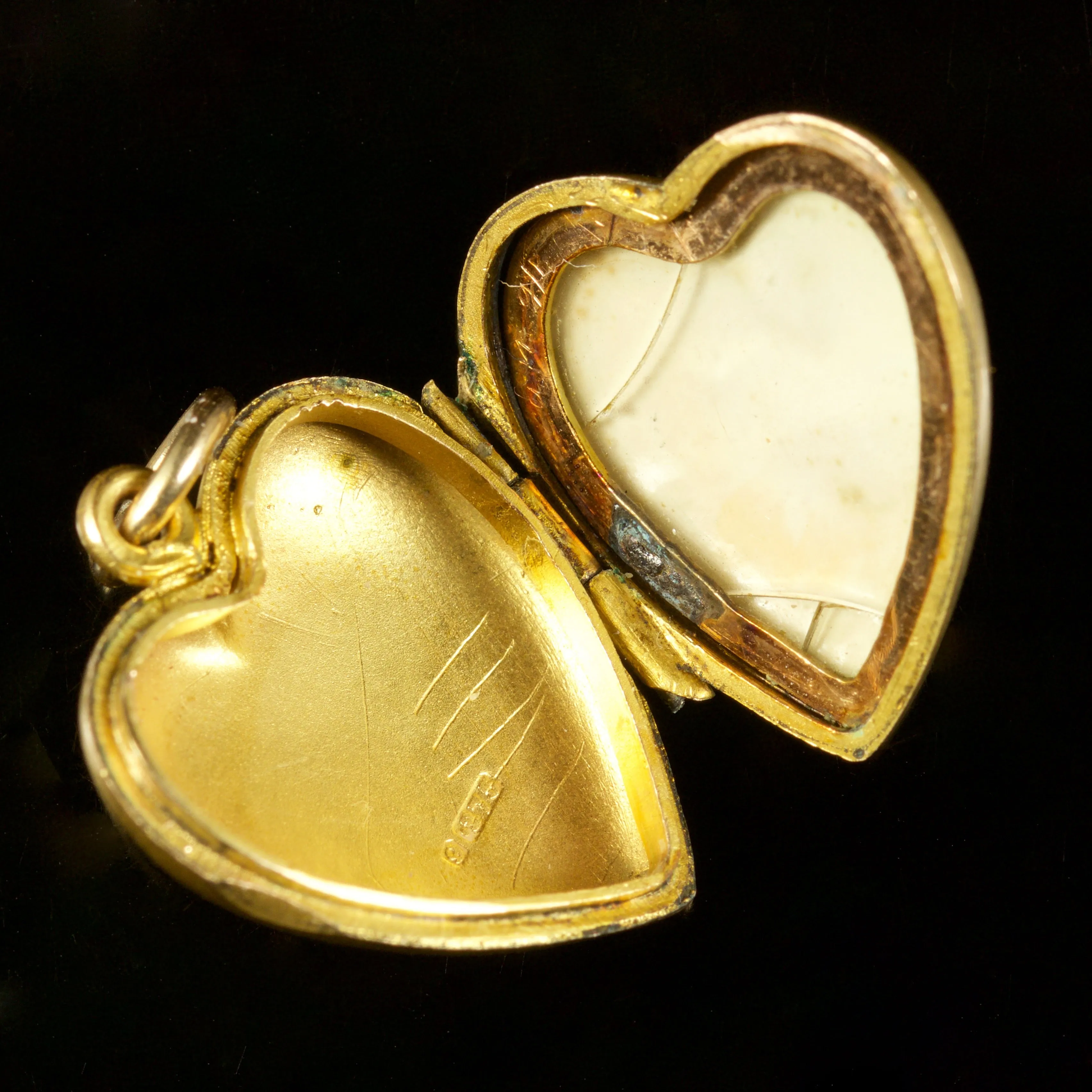 Antique Edwardian Heart Bird Locket 9Ct Gold Dated 1904