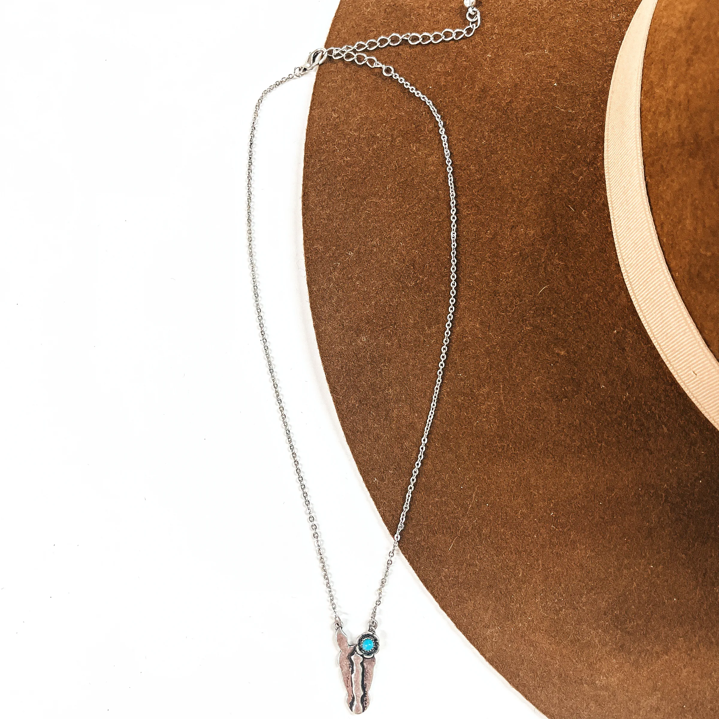 Chain Necklace with Horse Head Pendant in Silver Tone