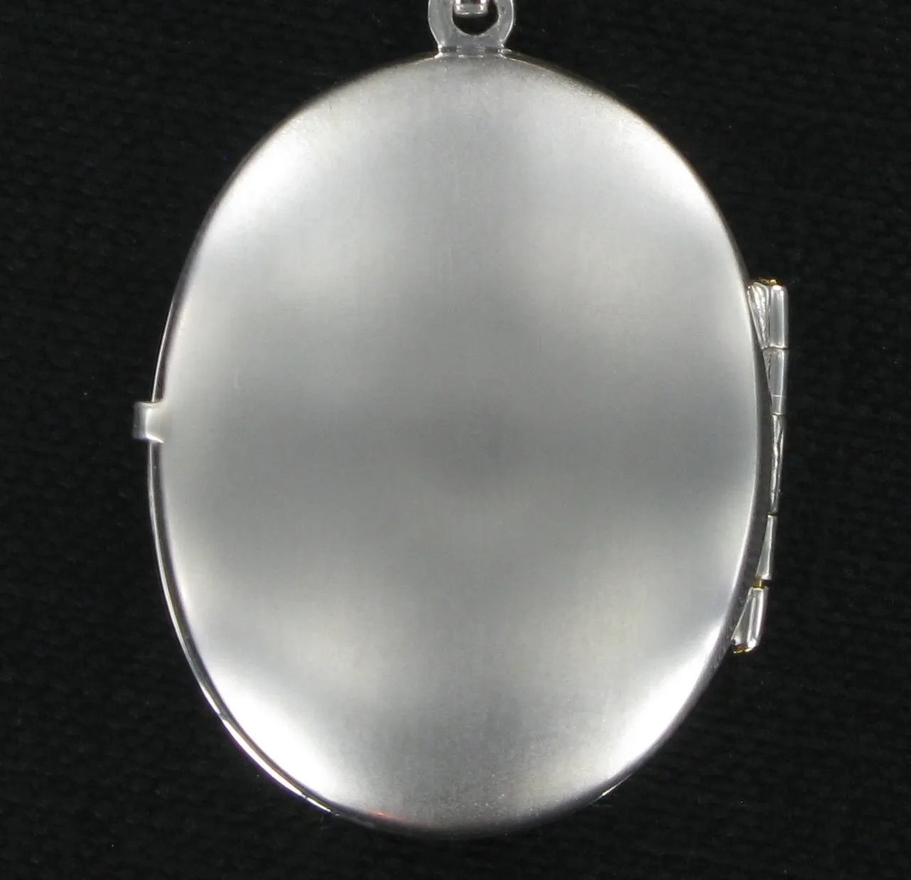 Family Locket Oval & 20" Curb Chain