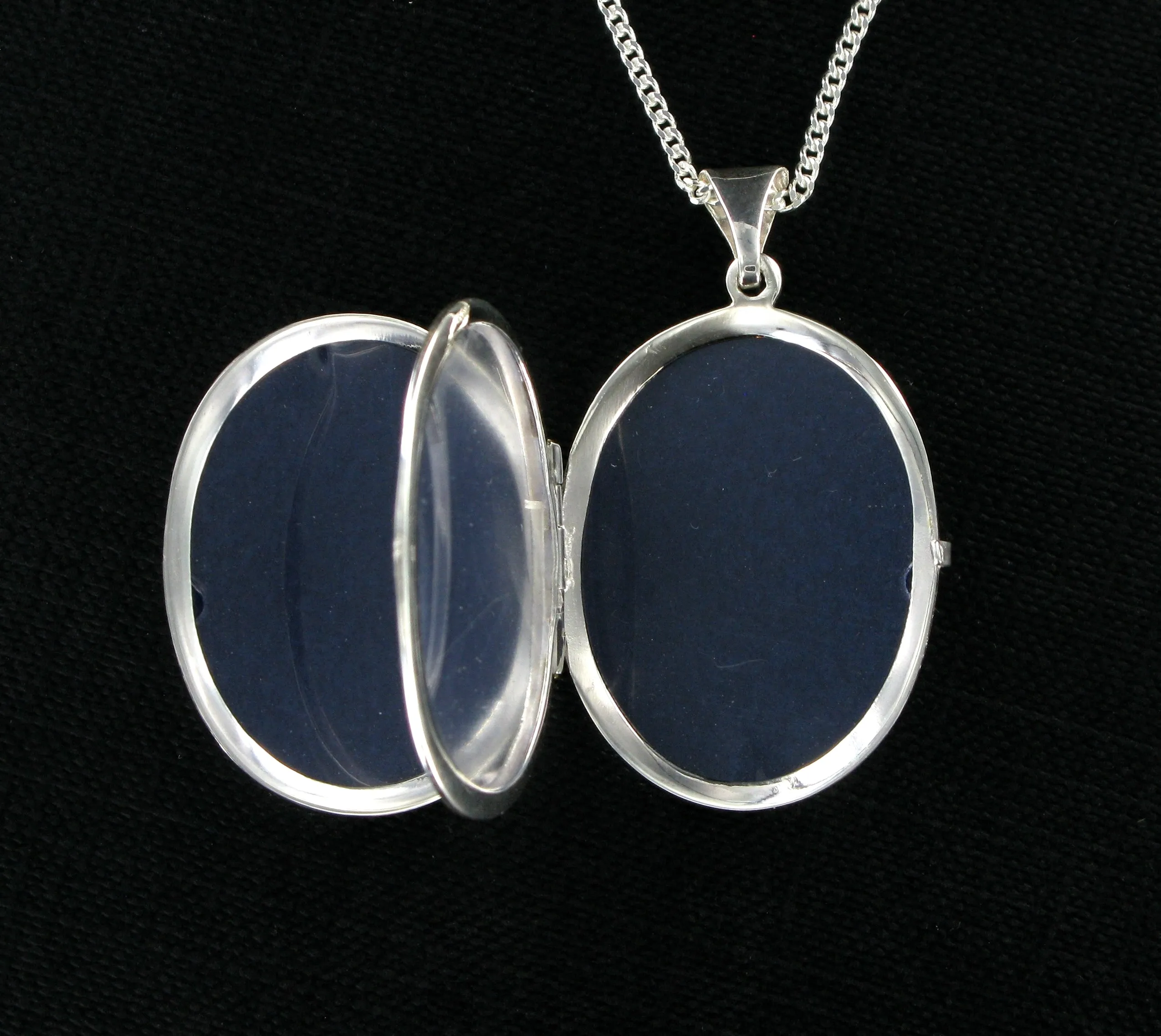 Family Locket Oval & 20" Curb Chain