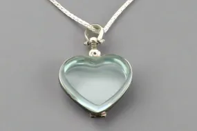 Glass heart locket on 70 cm espiga chain