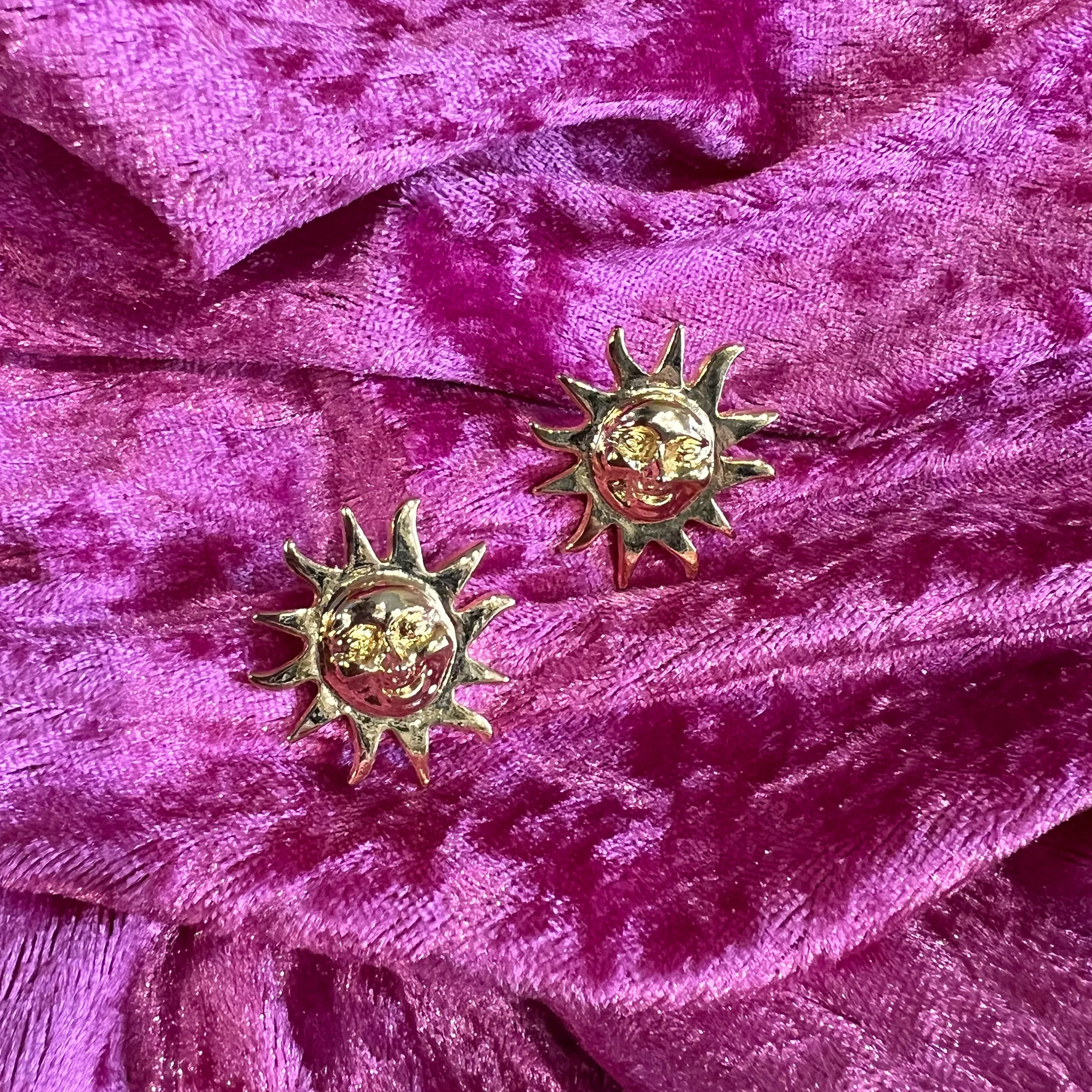 Gold Sun Face Starburst Pierced Stud Earring