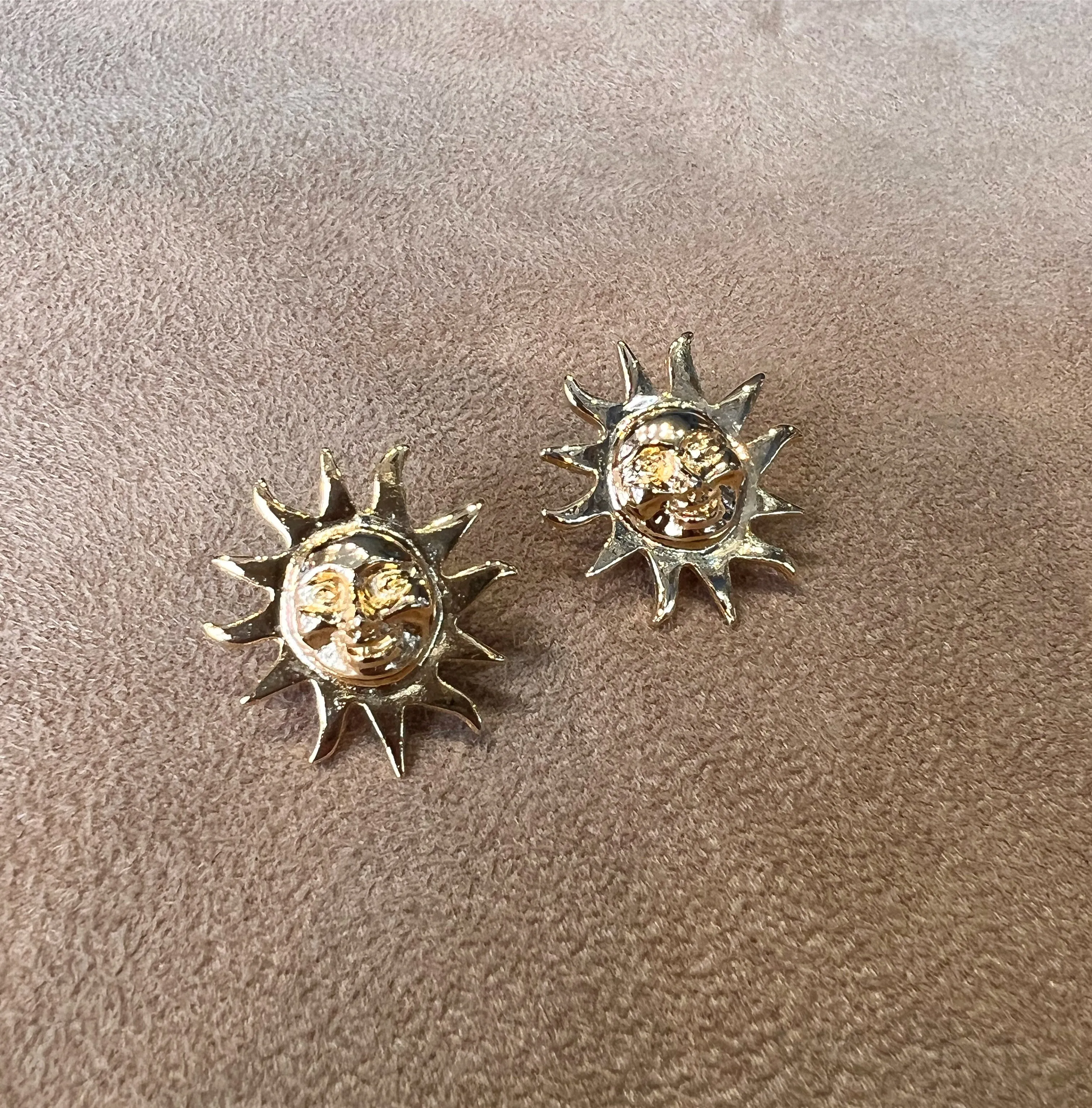Gold Sun Face Starburst Pierced Stud Earring
