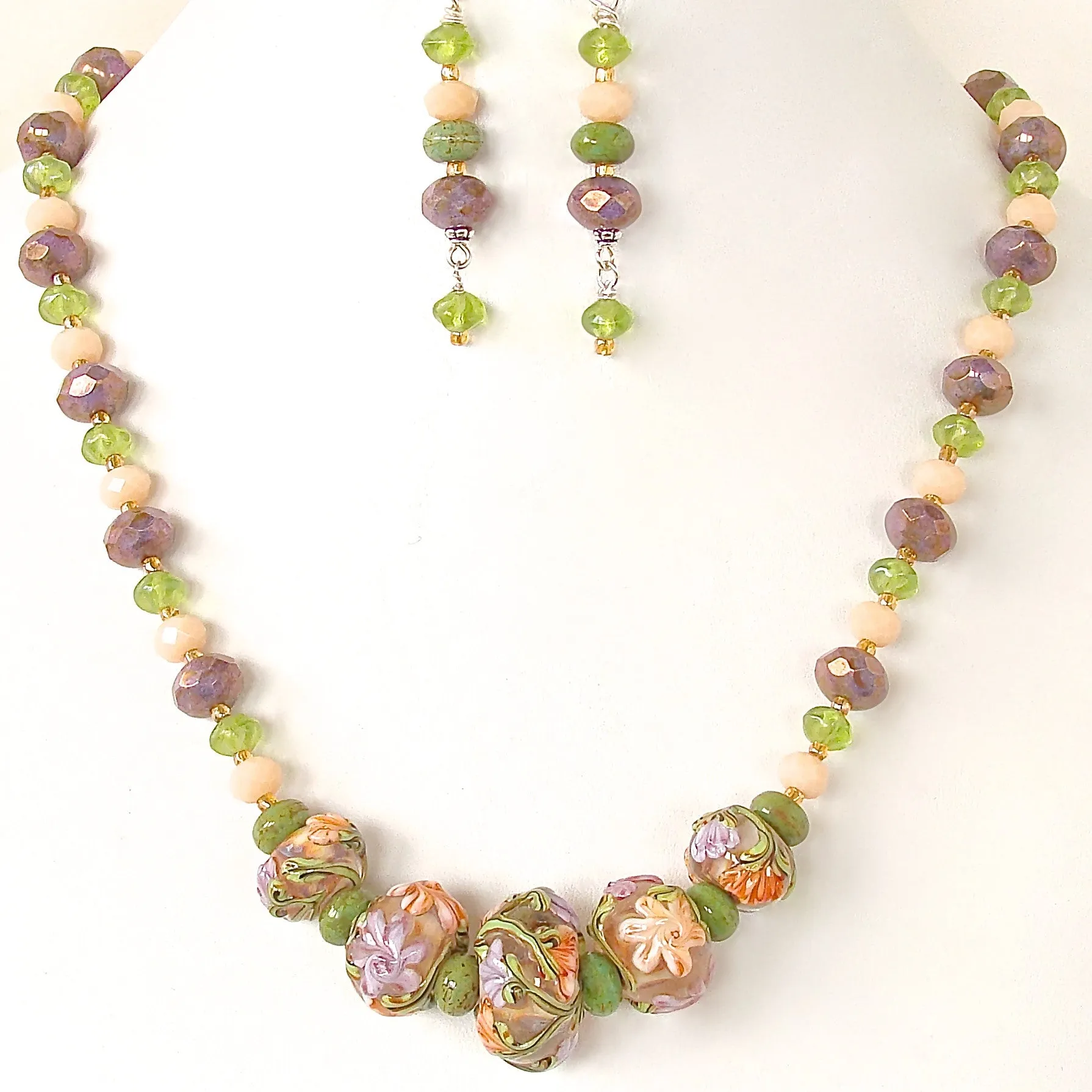 Louisa: Floral Beaded Necklace