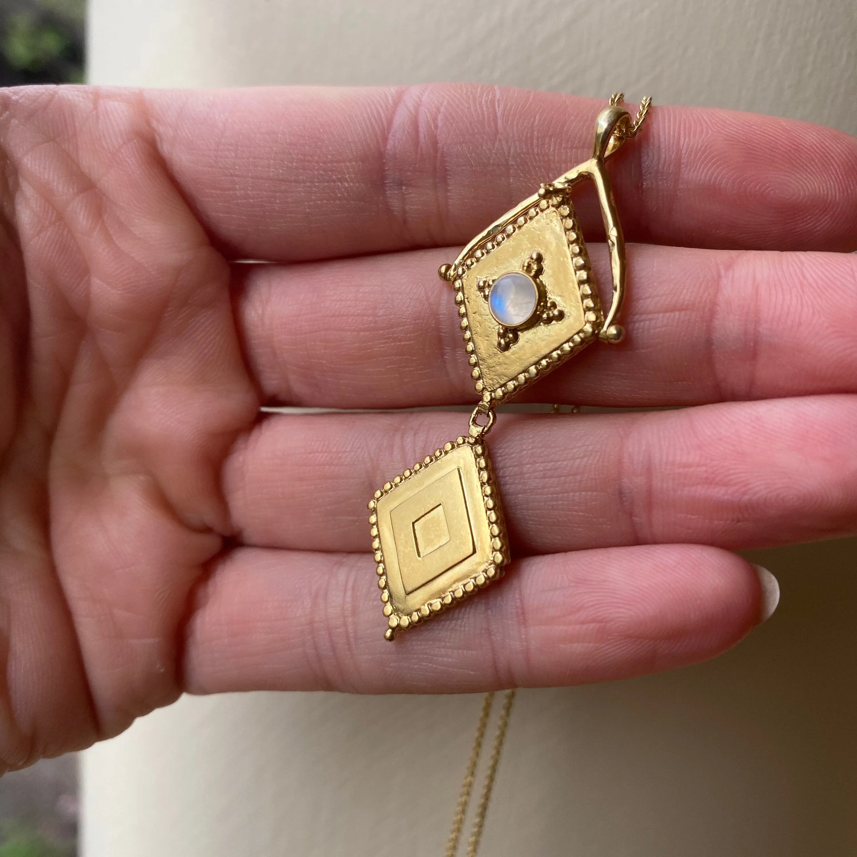 Lovers Locket Gold