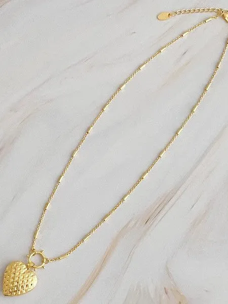Patterned Heart Open Locket Necklace