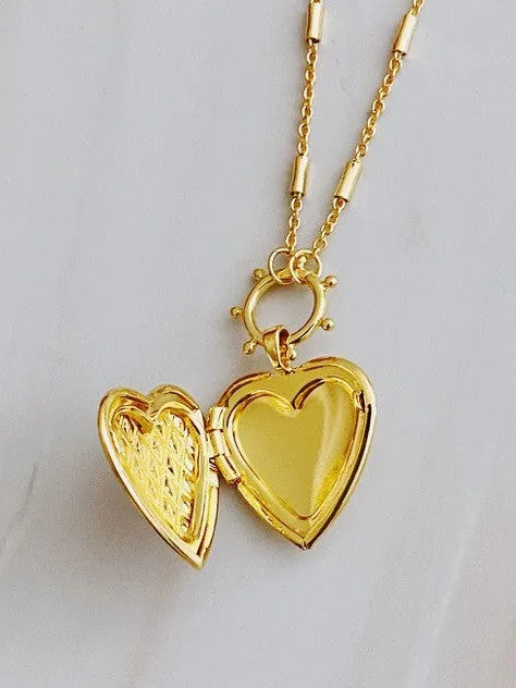 Patterned Heart Open Locket Necklace