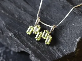 Peridot Necklace - Green Baguette Pendant - August Birthstone Necklace