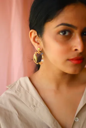 Peridot Studded Parrot In Circular Arrow With Kamadeva’s 5 Flowers Earrings