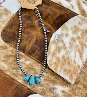 Pretty Stone Pendant Necklace